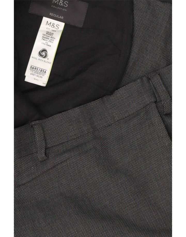 Pantaloni casual pentru bărbați Marks & Spencer, cu croiala normală, L42 L29, poliester gri