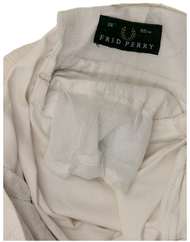 FRED PERRY Pantaloni scurți chino pegged pentru bărbați W36 Large White
