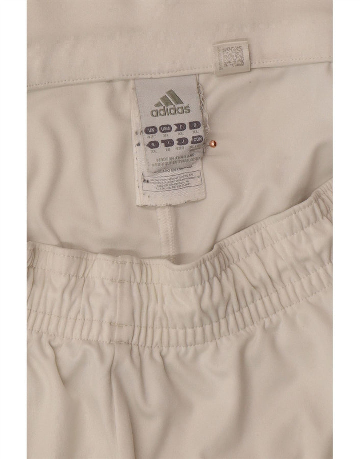 Pantaloni scurți sport ADIDAS FC Bayern Munchen pentru bărbați UK 42, mari, alb, color block