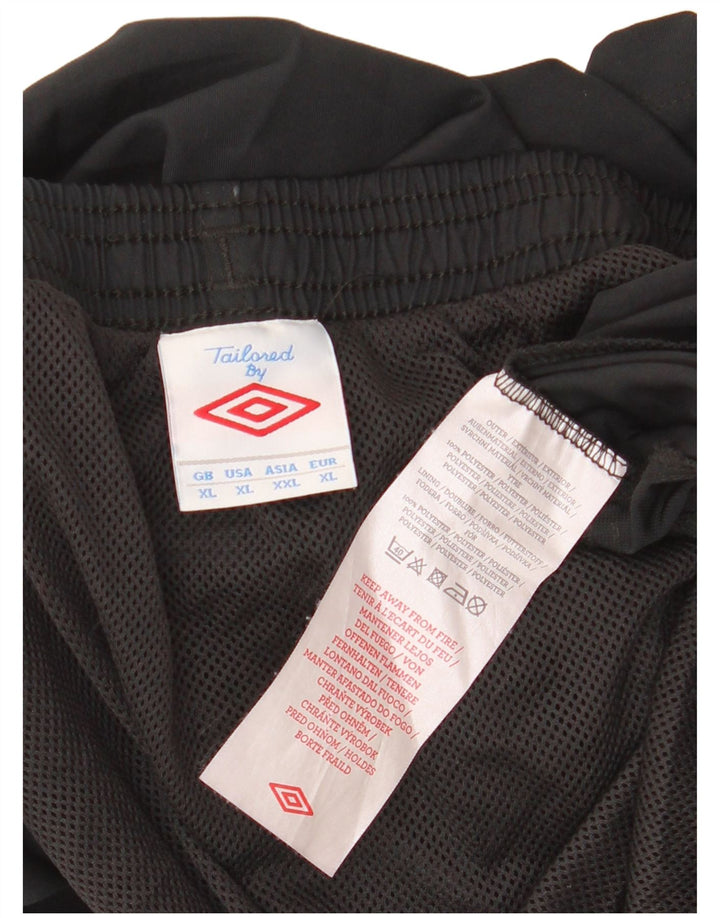 Pantaloni scurți sport pentru bărbați Umbro XL poliester negru