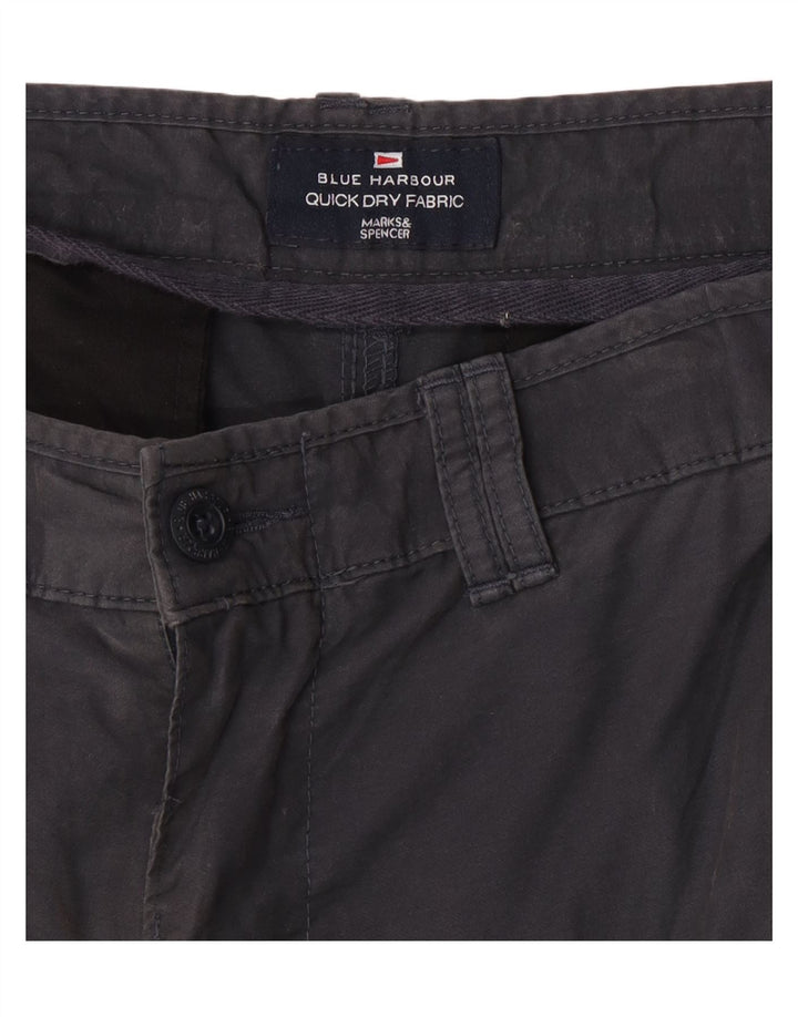 Bermude pentru bărbați Marks & Spencer Blue Harbour Cargo W34 Large Gri