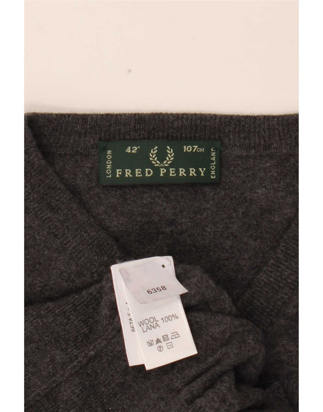 Pulover pentru bărbați Fred Perry cu decolteu în V, lână, gri mediu