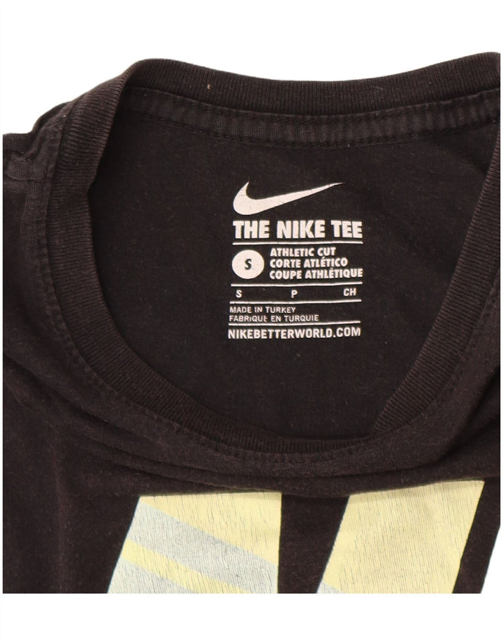 Tricou grafic NIKE pentru bărbați cu tăietură atletică Top mic negru