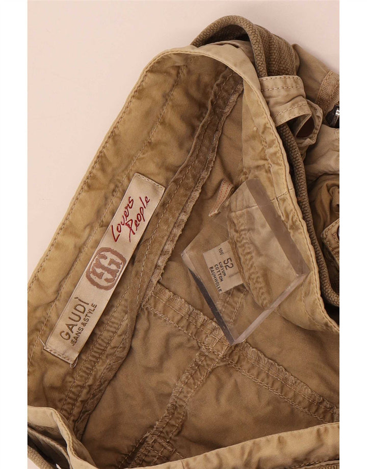 Pantaloni scurți cargo Gaudi pentru bărbați IT 52 XL W38 bumbac bej