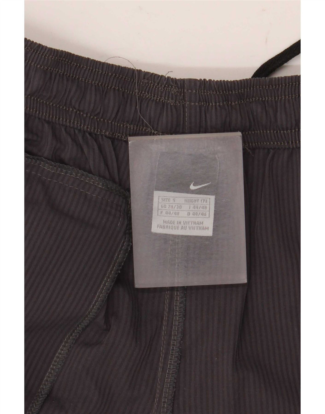 Pantaloni scurți sport Nike pentru bărbați, gri mici, cu dungi
