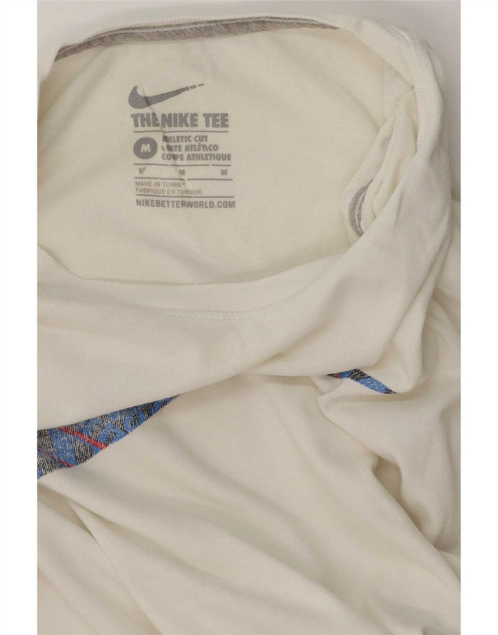 Tricou grafic Nike pentru bărbați, cu croiala atletică, top mediu alb