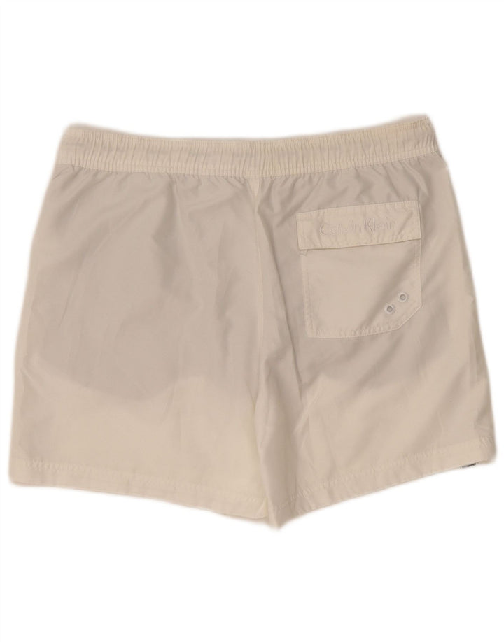 Pantaloni scurți de înot grafic Calvin Klein pentru bărbați, poliester alb mediu