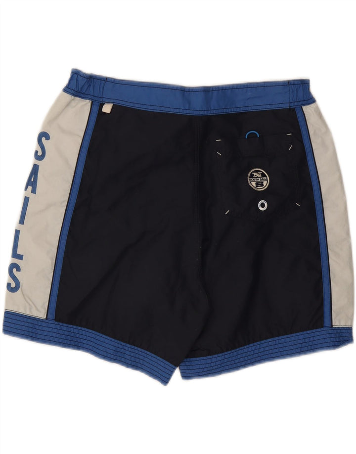 Pantaloni scurți de înot grafic North Sails pentru bărbați, medii, albastru bleumarin, color block