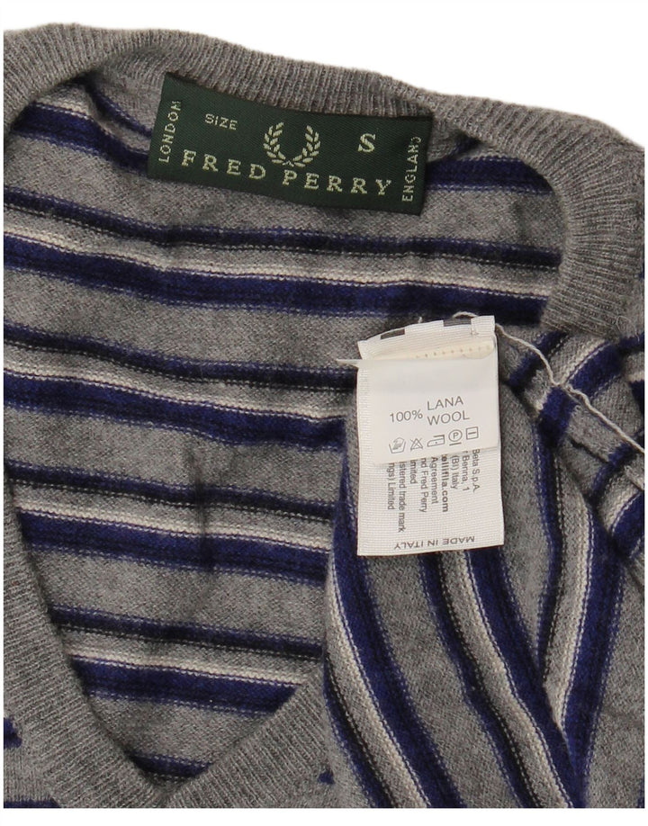 Pulover pentru bărbați Fred Perry cu decolteu în V, lână cu dungi mici, gri