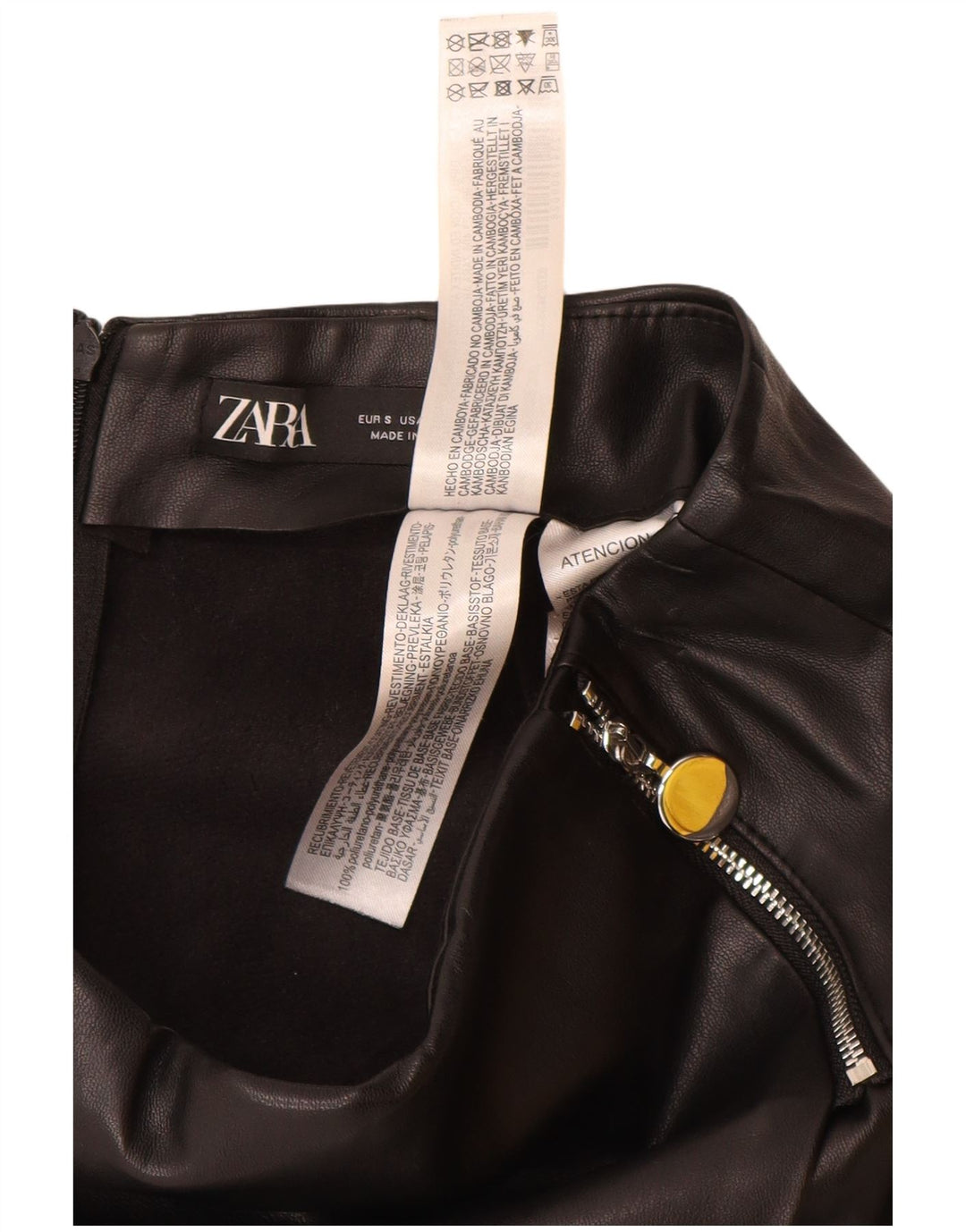 Pantaloni scurți casual ZARA pentru femei din piele artificială, mici W26 poliuretan negru