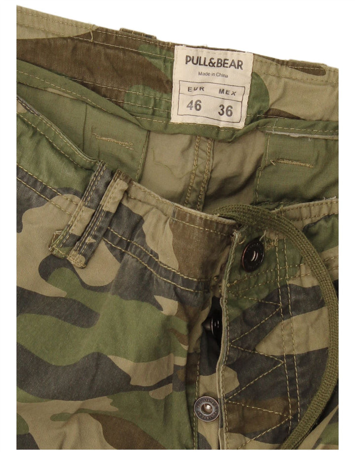 Pantaloni scurți cargo pentru bărbați Pull & Bear EU 46 XL W36 Camuflaj kaki