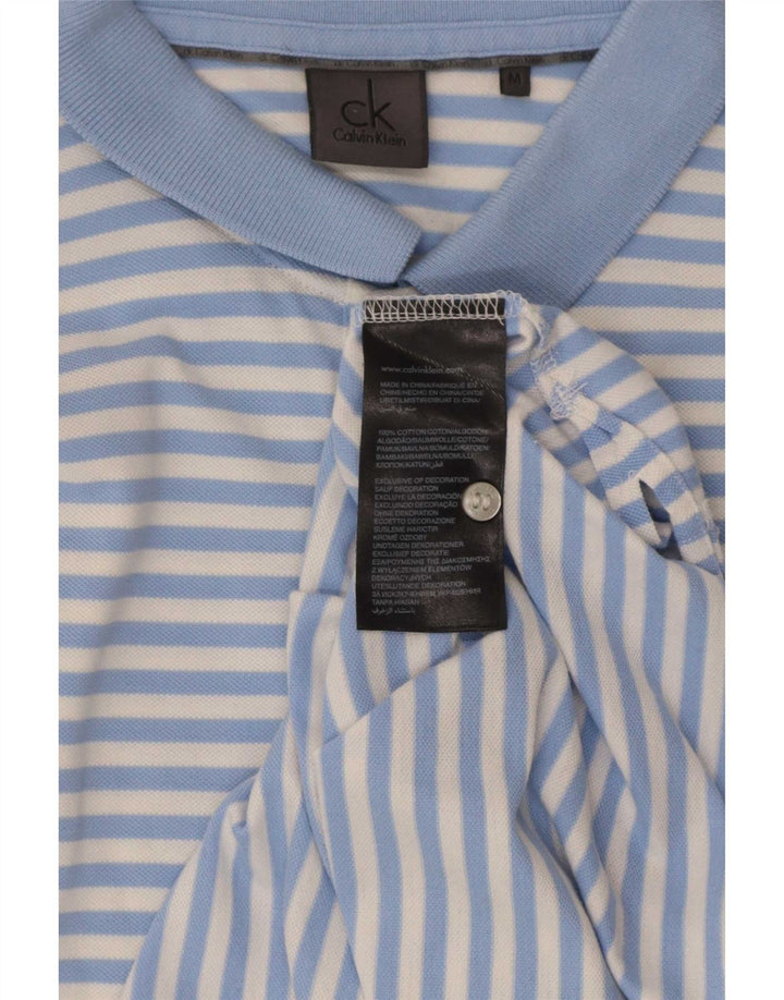 Cămașă polo Calvin Klein pentru bărbați, cu mânecă scurtă, în formă normală, cu dungi albastre medii